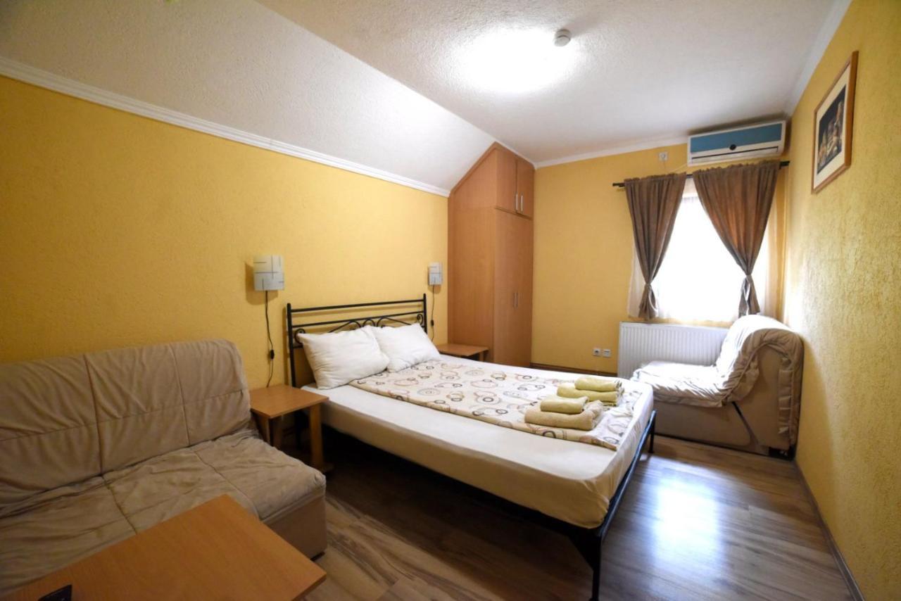 Hotel Etno Kuca Sa Konacistem Gocko Vrnjačka Banja Exterior foto
