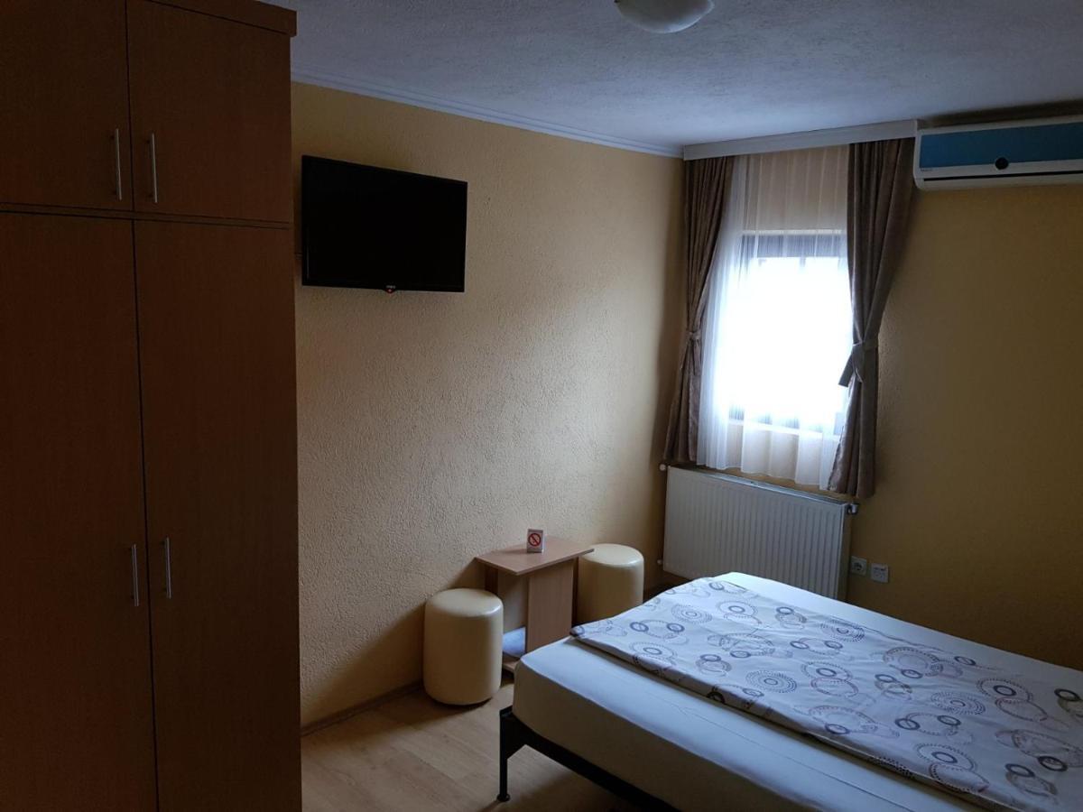 Hotel Etno Kuca Sa Konacistem Gocko Vrnjačka Banja Exterior foto
