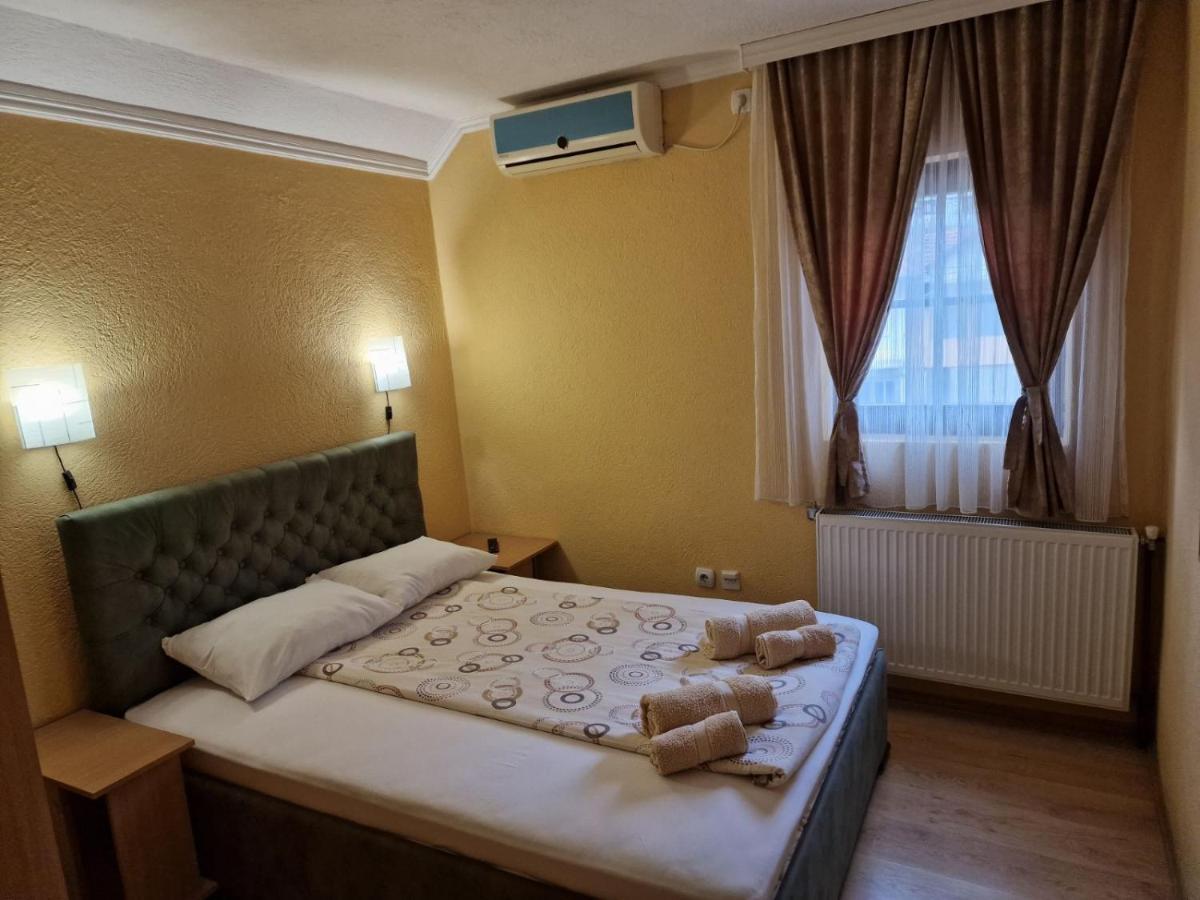 Hotel Etno Kuca Sa Konacistem Gocko Vrnjačka Banja Exterior foto